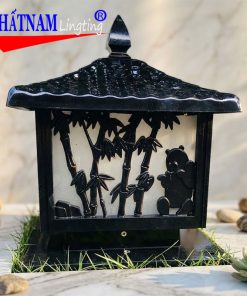 Đèn trụ cổng TCT được làm bằng hợp kim nhôm đúc chống nước, chuyên dùng để lắp đặt trang trí ngoài trời ở vị trí đầu cột cổng, tường rào hoặc sân vườn.