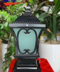 Đèn trụ cổng MT0039 được làm bằng hợp kim nhôm đúc chống nước, chuyên dùng để lắp đặt trang trí ngoài trời ở vị trí đầu cột cổng, tường rào hoặc sân vườn.